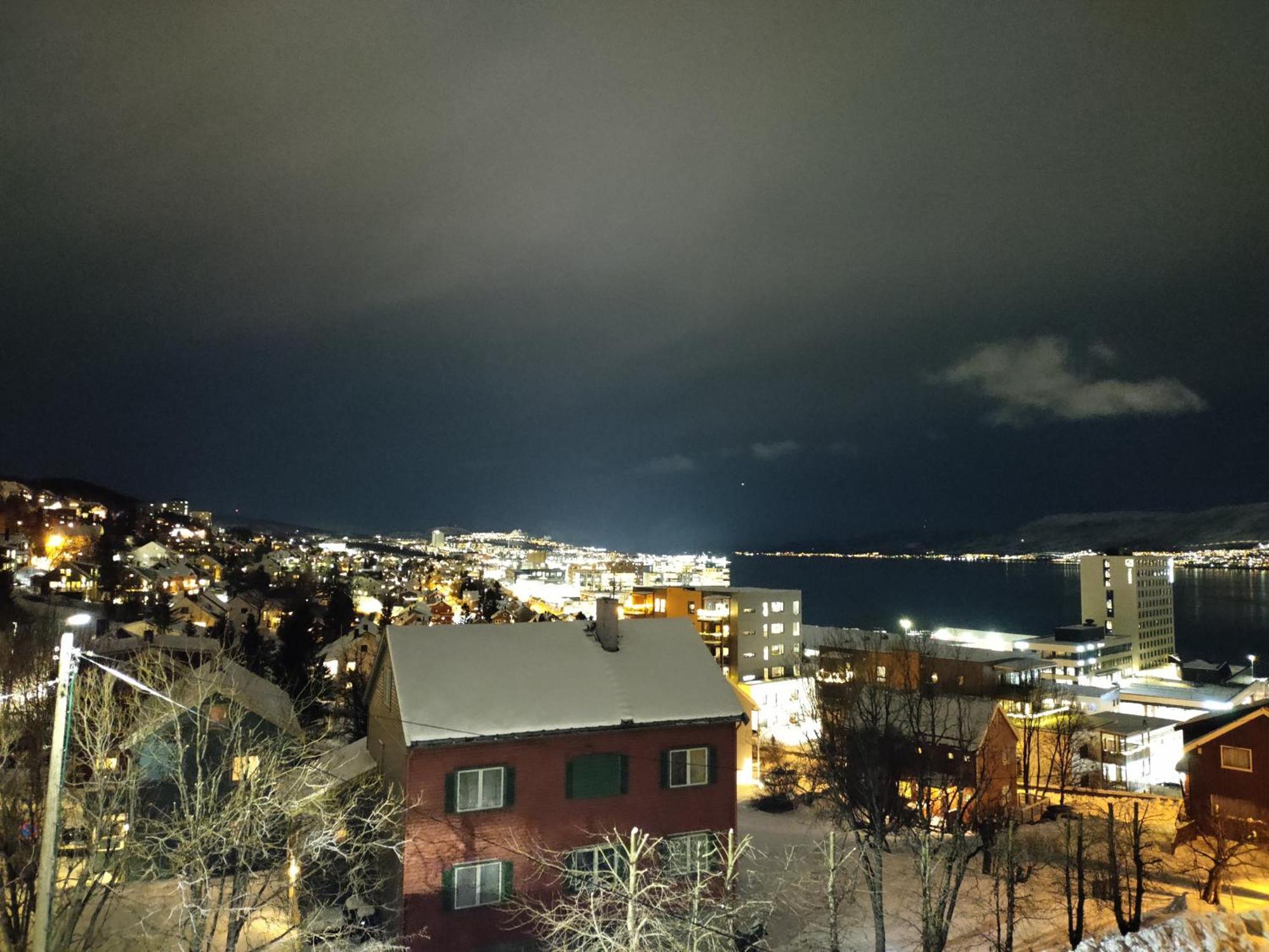 Central Apartament (Adults Only) Tromsø Dış mekan fotoğraf