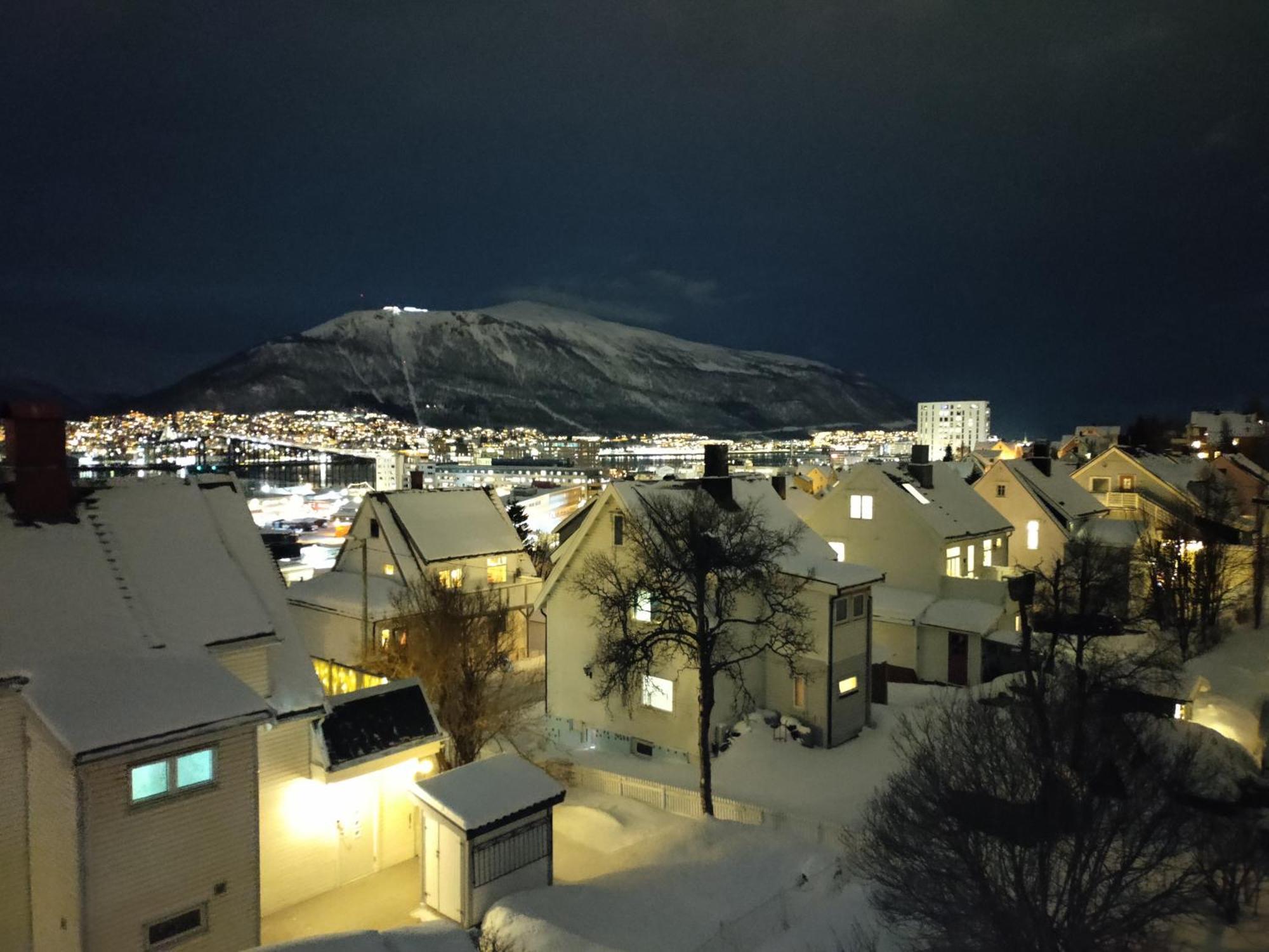 Central Apartament (Adults Only) Tromsø Dış mekan fotoğraf